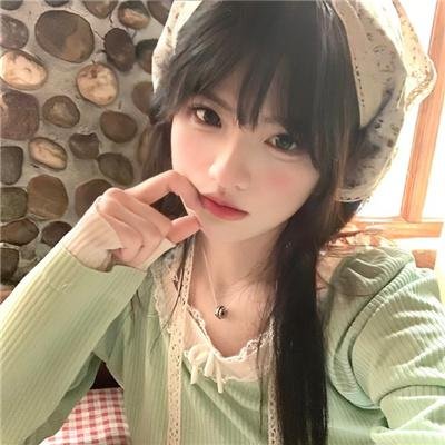 赤裸并存在著
